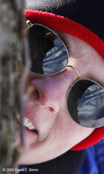 0902_PaulaPeeking_LR